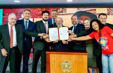  Lula sanciona gratuidade em conta de luz para famílias de baixa renda 